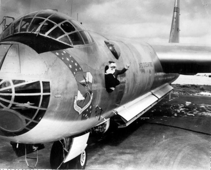 B-36 Santa - Copy.jpg (104.75 KiB) Viewed 1110 times B-36 Santa - Copy.jpg