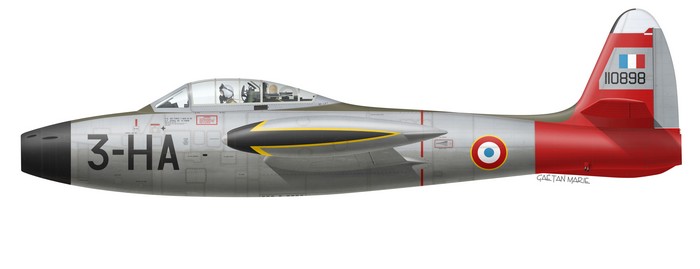 France, F-84G-21-RE, 51-10898, EC 1-3 Navarre, PAF 1953.jpg