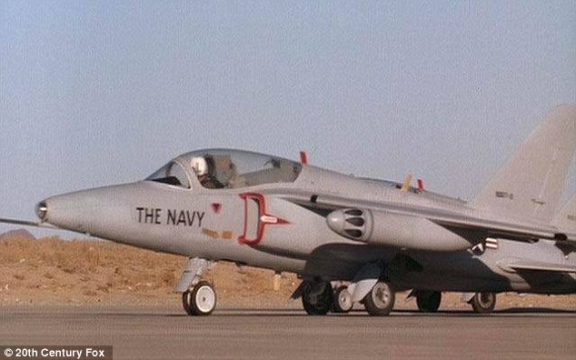 2BA65E4400000578-0-The_jet_received_a_paint_job_for_the_movie_and_was_called_the_Os-a-23_1440519431872.jpg