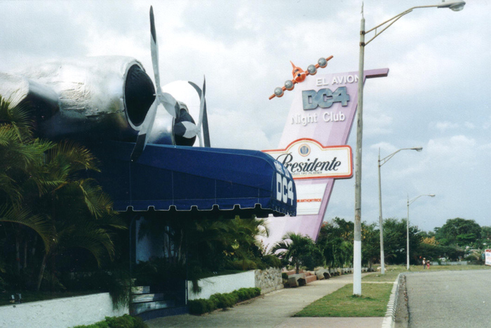 DC-4 Club 01.jpg