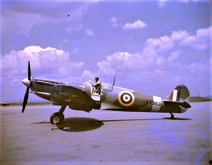 AA963 (2).jpg