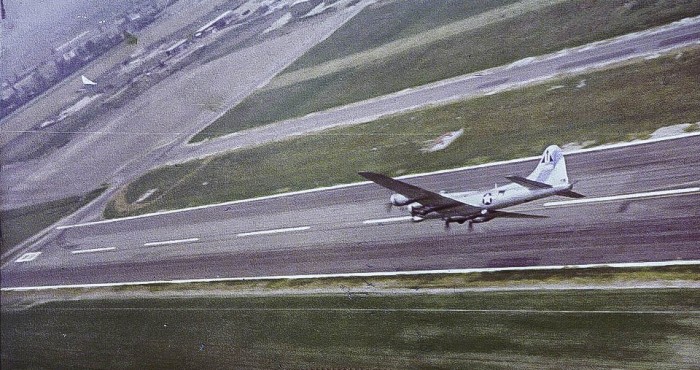 B-17 taken from PoF B-25, Chino Airshow resize.jpg