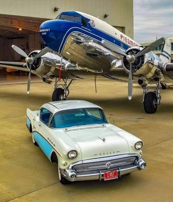 DC-3 and car.jpg