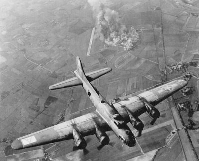 800px-410th_Bombardment_Squadron_-_B-17_Flying_Fortress.jpg