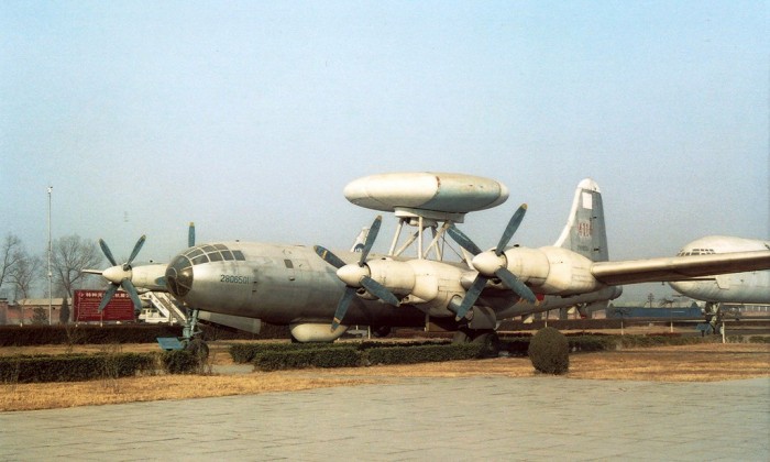 KJ-1_(Tupolev_Tu-4).jpg